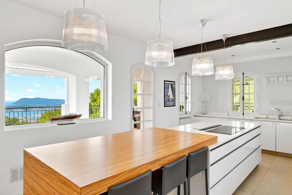 Vente Maison de luxe Toulon 10 Pièces 350 m²