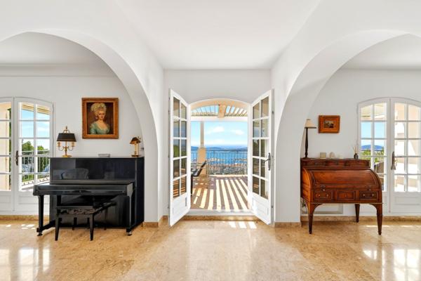 Vente Maison de luxe Toulon 10 Pièces 350 m²
