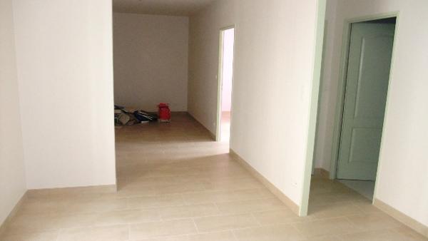 Maison à louer Saintes : 2 pièces, 56m² avec 1 chambre(s) à 650€ - AJP Immobilier Saintes