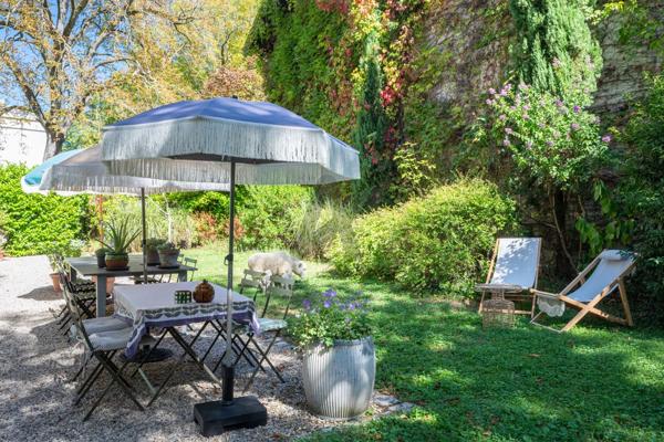 Caluire - Quai de Saône : Superbe Rez-de-jardin au coeur d'une propriété des bords de Saône