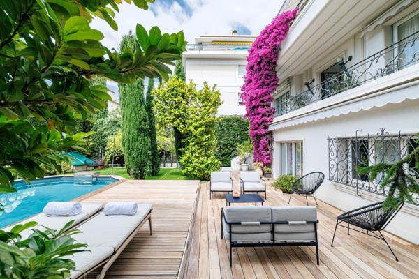 Vente Hôtel particulier Nice 10 Pièces 360 m²