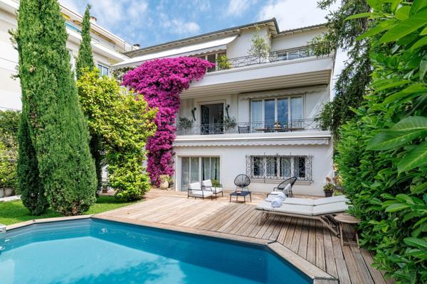 Vente Hôtel particulier Nice 10 Pièces 360 m²