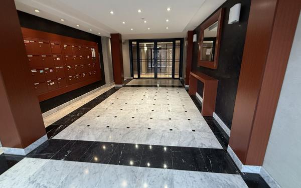 Appartement à vendre    5 pièces • 95,70 m2 Antony