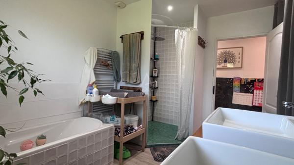 Maison familiale de plain pied de 121 m²