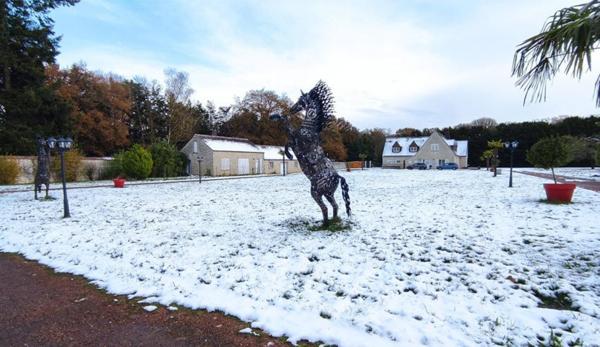 Domaine d’exception au cœur d’une forêt privative à Champcueil (91) – 13 hectares
