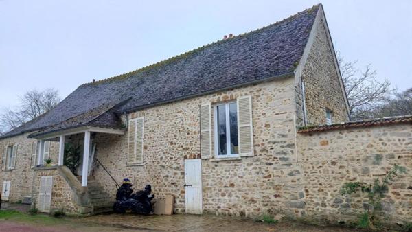 Domaine d’exception au cœur d’une forêt privative à Champcueil (91) – 13 hectares
