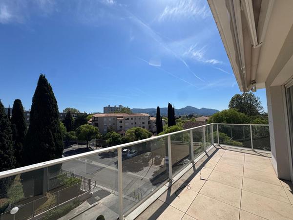 GRANDE TERRASSE - 4 Pièces à Vendre à Marseille - Quartier Michelet