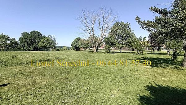 Terrain à bâtir de 4 720 m2 à Montbizot