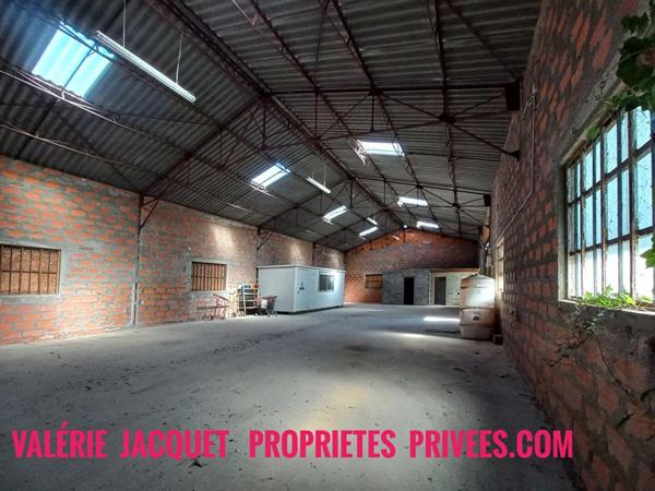 HANGAR 250 M² AVEC FONCIER EXCEPTIONNEL 5.350 m²