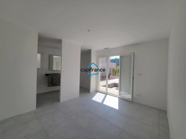 A VENDRE - Maison - 156m² - T6 - 4 chambres - Garage - Terrasse, jardin et piscine - CESSENON-SUR-ORB (34)