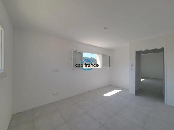 A VENDRE - Maison - 156m² - T6 - 4 chambres - Garage - Terrasse, jardin et piscine - CESSENON-SUR-ORB (34)