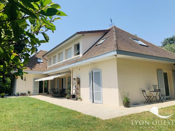 Exceptionnel, centre de charbonnières les bains, belle propriété sur beau terrain avec vue