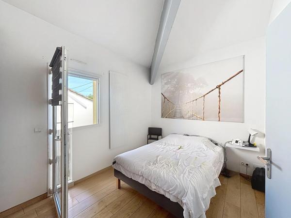 Ensemble – 4 logements – piscine – 4 garages – Eysines centre