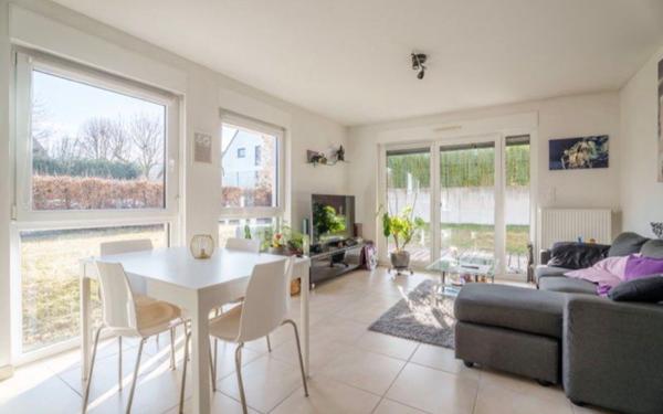 Appartement à vendre    2 pièces • 49 m2 Truchtersheim
