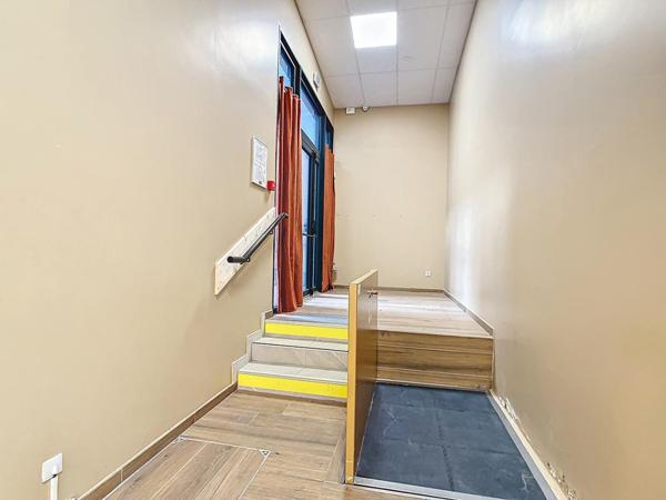 73000 CHAMBERY - MURS LIBRES,  Local commercial 500 m²