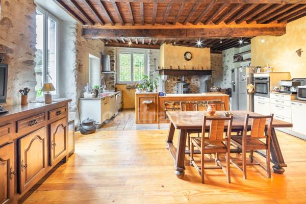 Superbe corps de ferme de 555 m²/habitables