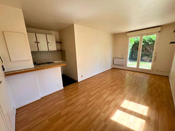 À vendre - Studio avec terrasse, parking et cave