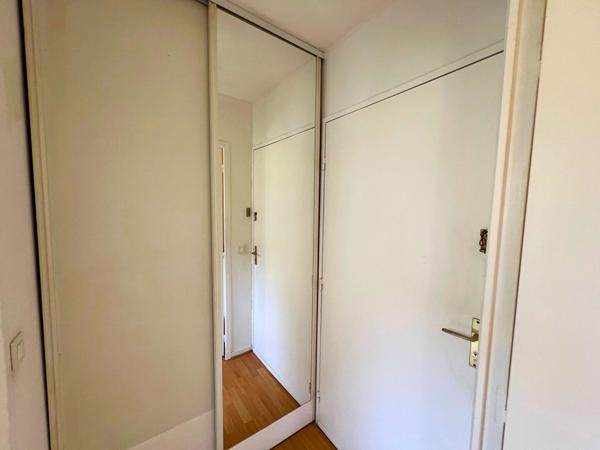 À vendre - Studio avec terrasse, parking et cave