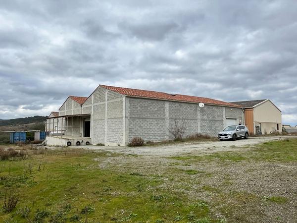 Entrepôt / local industriel 1460 m²