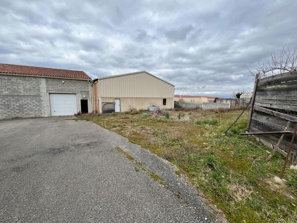 Entrepôt / local industriel 1460 m²