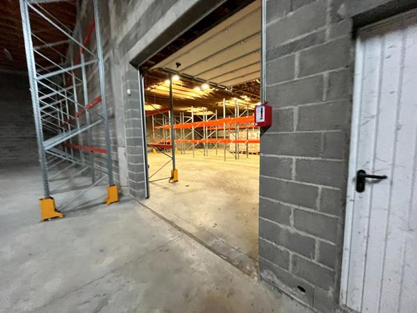 Entrepôt / local industriel 1460 m²