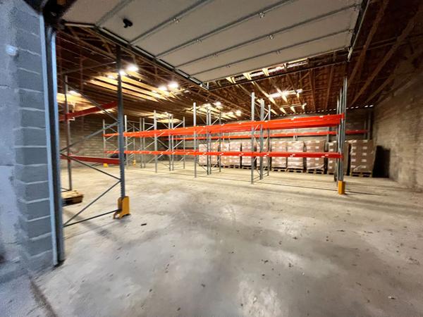 Entrepôt / local industriel 1460 m²