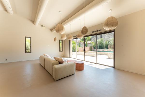 Vente Maison de ville Saint-Rémy-de-Provence 6 Pièces 231 m²