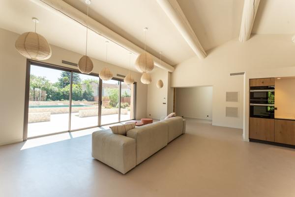 Vente Maison de ville Saint-Rémy-de-Provence 6 Pièces 231 m²