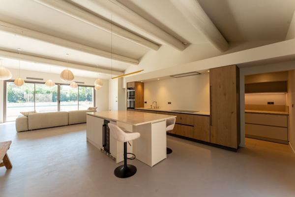 Vente Maison de ville Saint-Rémy-de-Provence 6 Pièces 231 m²