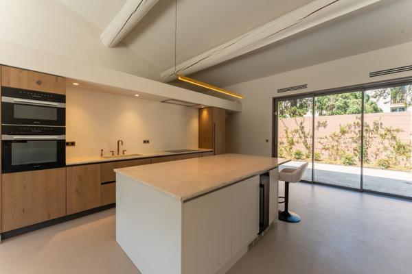 Vente Maison de ville Saint-Rémy-de-Provence 6 Pièces 231 m²