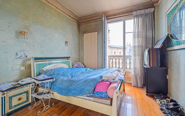 Appartement à vendre    4 pièces • 143,62 m2 Paris 10