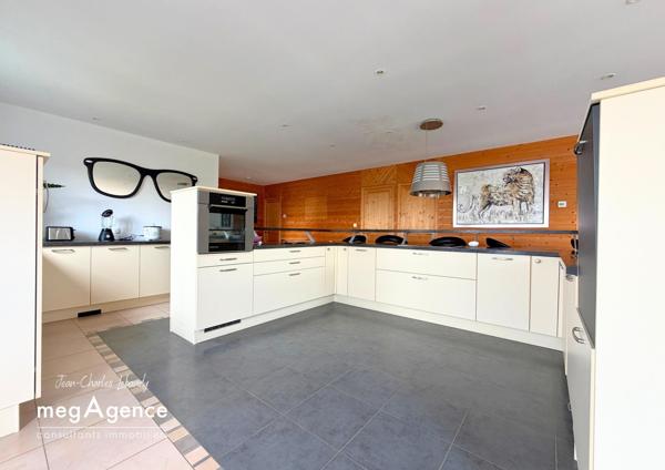 Maison à VIRE NORMANDIE, 14500 - 5 pièces 137m²