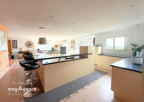 Maison à VIRE NORMANDIE, 14500 - 5 pièces 137m²