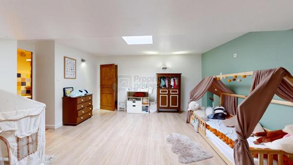 PROPRIETE : LONGERE, GITE, SALLE DE SPORT/ACTIVITE EQUESTRE