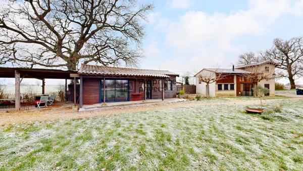 PROPRIETE : LONGERE, GITE, SALLE DE SPORT/ACTIVITE EQUESTRE