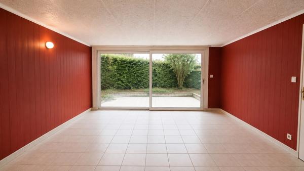 Maison 5 pièces aux Échets (01700) – sur terrain de 800 m²