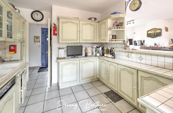 Maison 5 pièces aux Échets (01700) – sur terrain de 800 m²