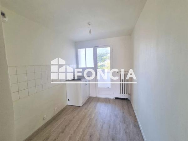 Location Appartement 4 pièces 68.5 m² - CHEMIN DU JONQUET Toulon 83200