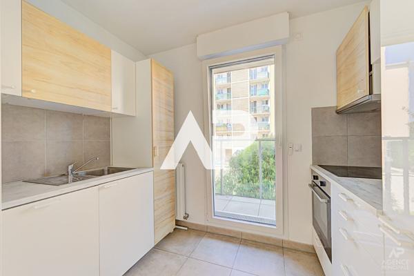 Appartement Rueil Malmaison 3 pièce(s) 60.25 m2 395 000 € **  - Référence  20033