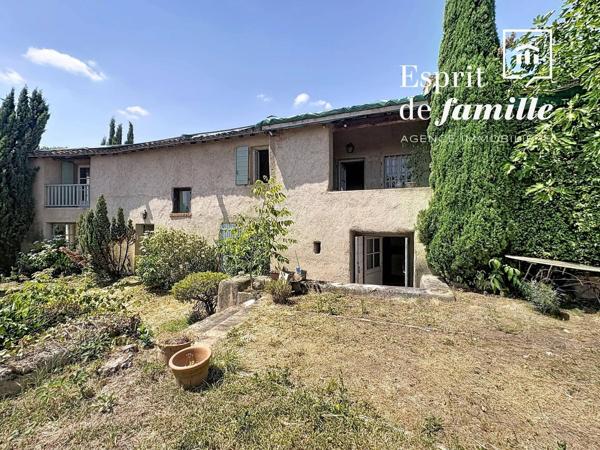 Lentilly, maison d'environ 200m2 avec jardin 943m2  et piscine