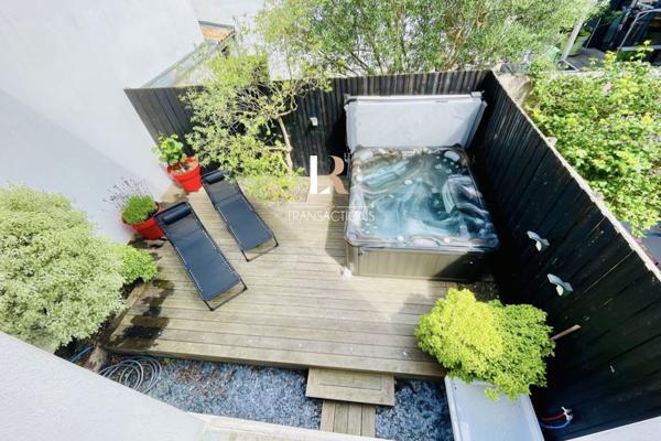 La Rochelle (17000) Bordure de parcs - Maison-appartement avec ascenseur, patio, terrasse et garage