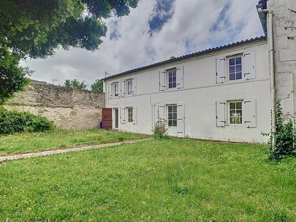 Ensemble immobilier à rénover situé à Puilboreau, aux portes de LA ROCHELLE