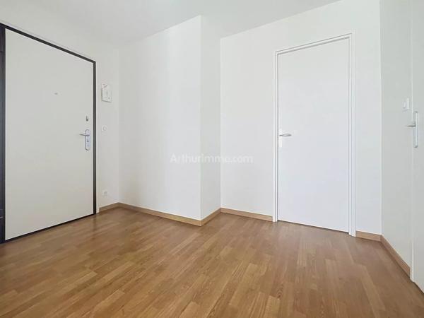 Vente                                                      Appartement
                        
                     5 pièces                      105 m2                     à Reims