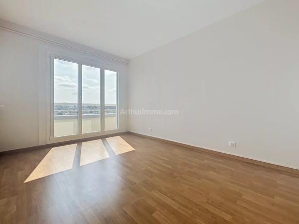 Vente                                                      Appartement
                        
                     5 pièces                      105 m2                     à Reims