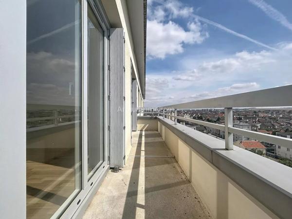 Vente                                                      Appartement
                        
                     5 pièces                      105 m2                     à Reims