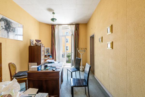 CANNES BANANE : IDÉAL INVESTISSEUR, APPARTEMENT 81 M2, VENDU OCCUPÉ