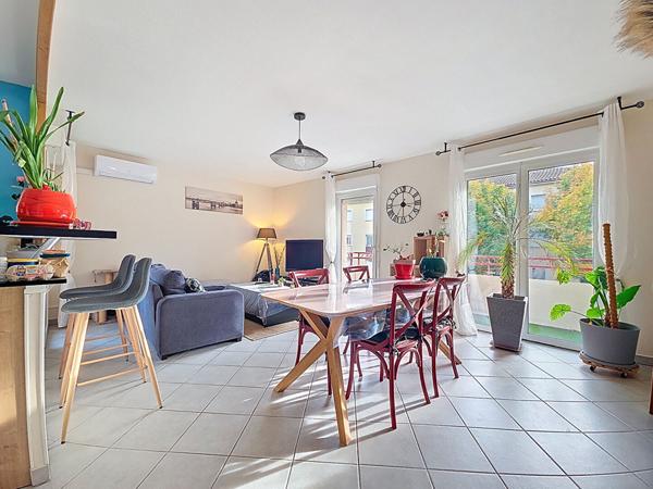 Bel appartement T4 lumineux et rénové de 85m² avec balcon, parking et cave à vendre en exclusivité dans un quartier calme de Péchabou