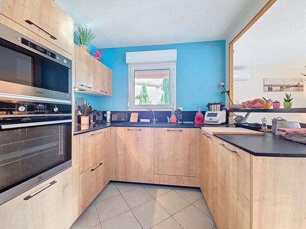 Bel appartement T4 lumineux et rénové de 85m² avec balcon, parking et cave à vendre en exclusivité dans un quartier calme de Péchabou