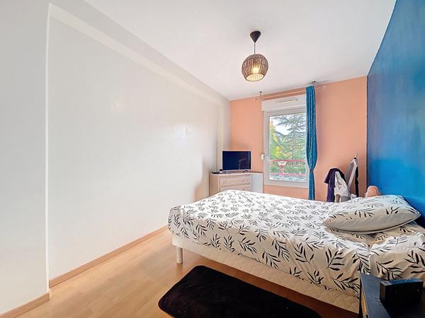 Bel appartement T4 lumineux et rénové de 85m² avec balcon, parking et cave à vendre en exclusivité dans un quartier calme de Péchabou