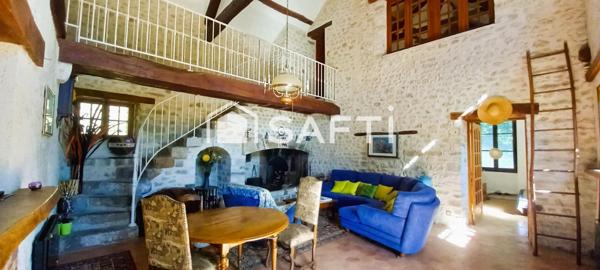 Maison de charme 9 pièces de 200m² avec garage et dépendance